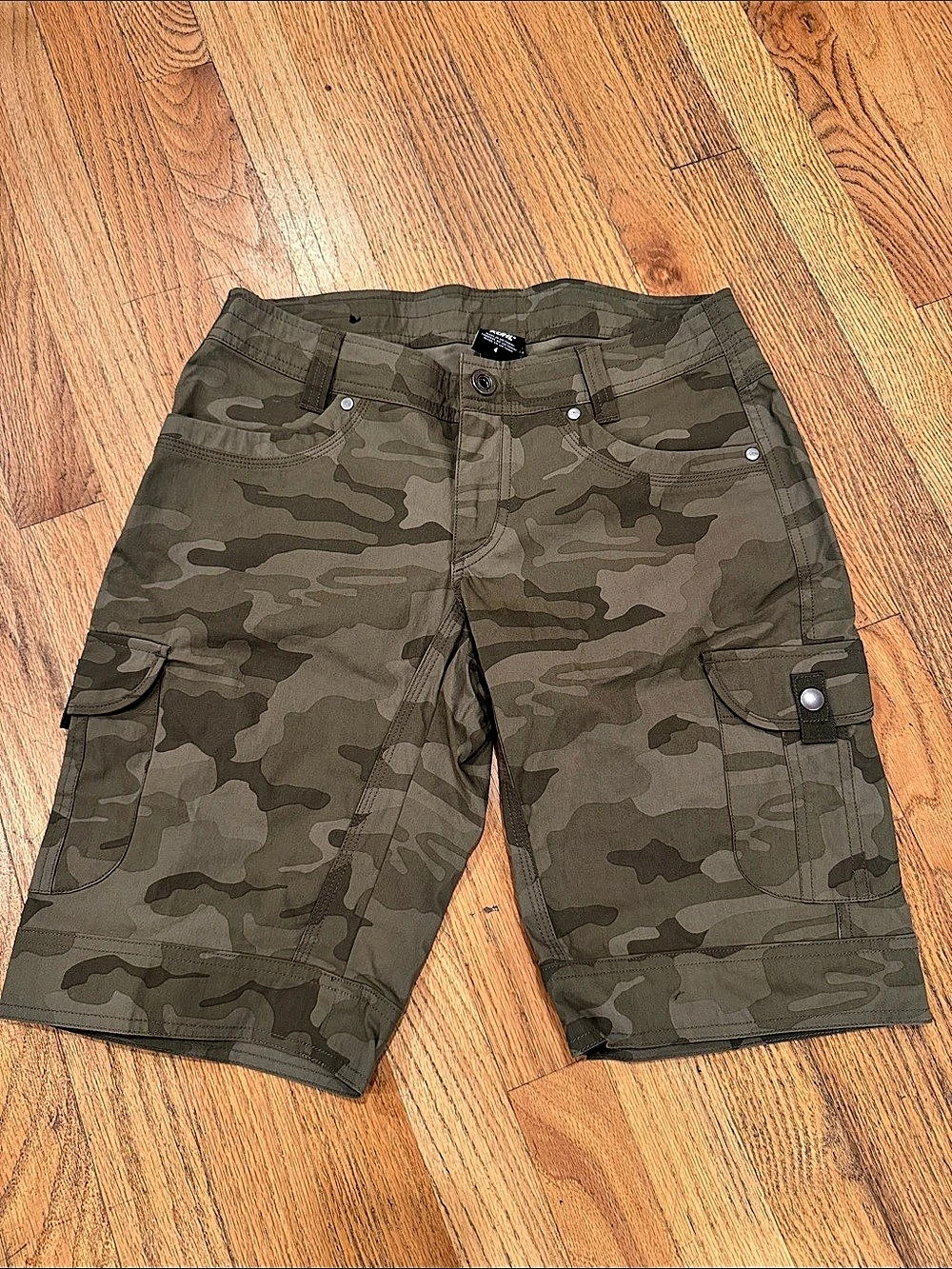 KÜHL Women’s Camo Cargo Shorts Size 4